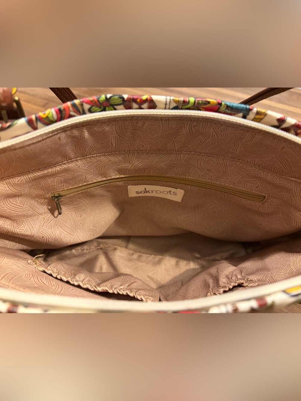 Sakroots Bag Boho Clorful Fun Floral Cream Tote Bag with Brown Handles & charm - Picture 4 of 6
